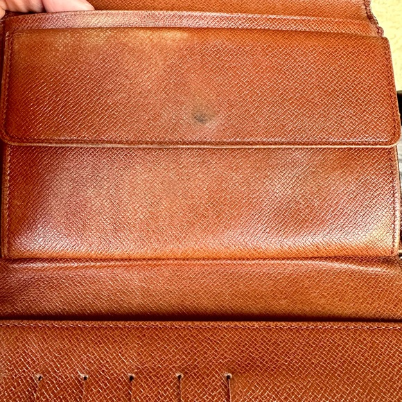 Louis Vuitton Monogram Oversized Trifold Wallet - Picture 8 of 9